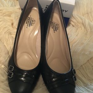 Life stride, memory foam, high heels!